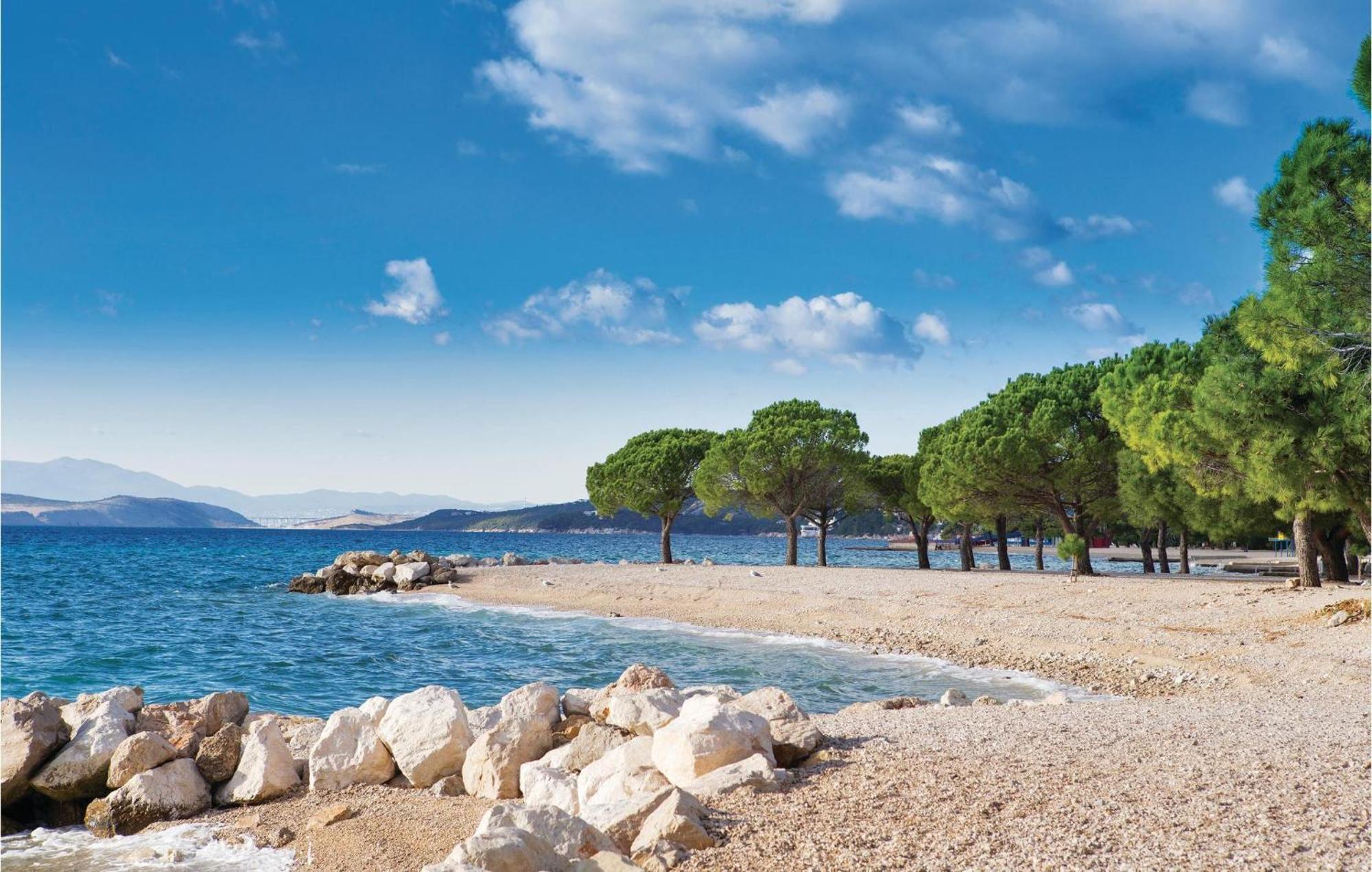 Nice Apartment In Crikvenica With House Sea View Exterior foto